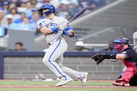 Yankees add Randal Grichuk to competition for outfield bench spot