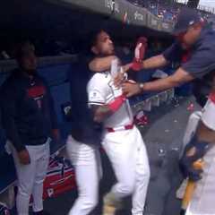 Tempers flare between Panama infielder Jonathan Arauz, manager in wild WBC moment