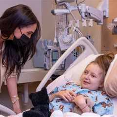 Meghan Markle Surprises Patients at Children's Hospital in Los Angeles