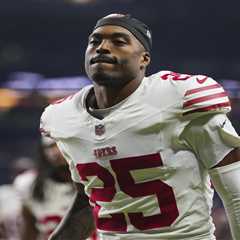 Jason Pinnock returns to a very different version of the Giants with one-year deal