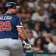 Cal Raleigh snubbing another Mariners teammate during World Baseball Classic comes with twist