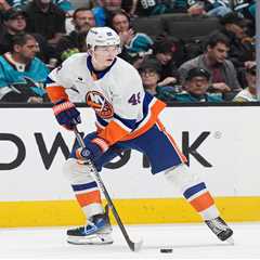 In his Toronto debut, Islanders’ Matt Schaefer is the hottest ticket in town