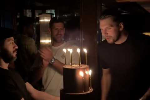 No. 1-ranked tennis player wears LeBron James jersey ahead of BNP Paribas Open