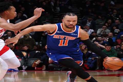 Knicks roll past Raptors thanks to late-game defensive push