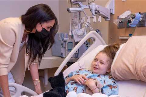 Meghan Markle Surprises Patients at Children's Hospital in Los Angeles