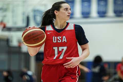 Fans confused by Caitlin Clark’s odd move after USA basketball win