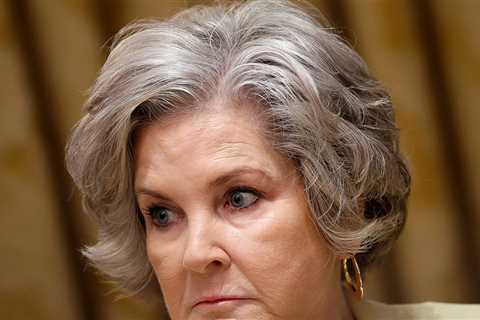 White House Chief of Staff Susie Wiles Diagnosed With Breast Cancer, Trump Says