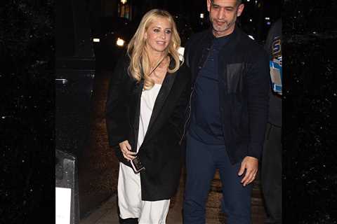 Sarah Michelle Gellar Spotted Out After Slamming Hulu Exec Over 'Buffy'