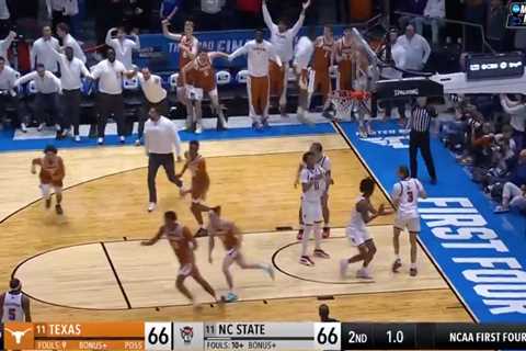 Sean Miller loses it on Texas assistant who runs on court early in last-second win