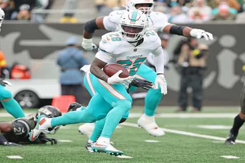 De’Von Achane is the one star player Dolphins won’t trade in mass exodus
