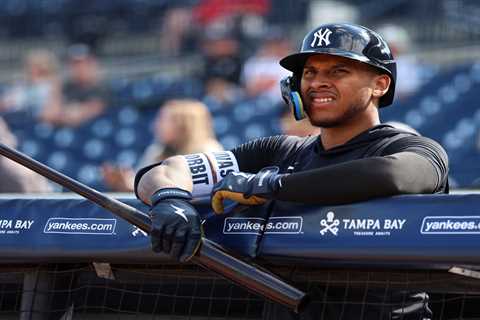 Yankees trade infielder Jorbit Vivas to Nationals for pitcher Sean Paul Linan