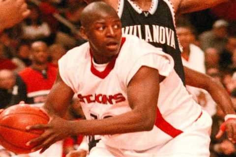 After 27 years, vaunted St. John’s team thrilled to see Sweet 16 drought finally end: ‘Want the..