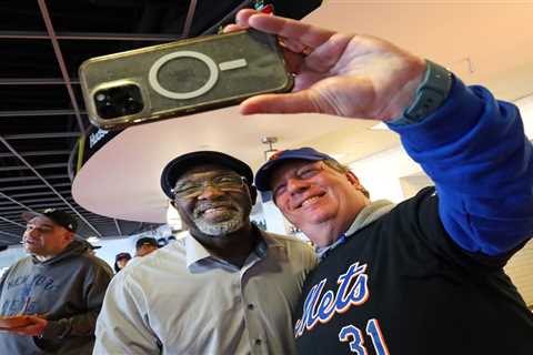 Mets World Series legend Mookie Wilson serves fans at new  Citi Field restaurant on opening day