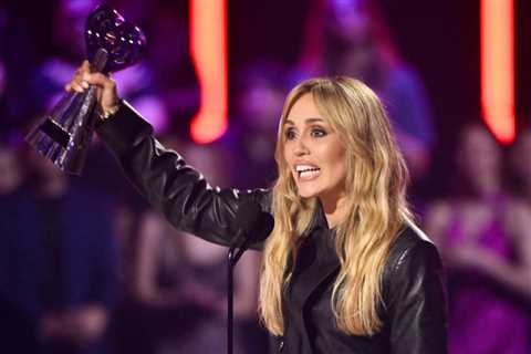 Miley Cyrus Accepts Innovator Award at 2026 iHeartRadio Music Awards: ‘This Is the Life’