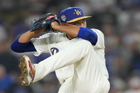 Dodgers surprise Edwin Díaz with live trumpet for LA debut: ‘It was bumping out there’