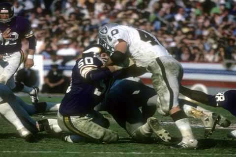 Jeff Siemon, College Football Hall of Famer and four-time NFL Pro Bowler, dead at 75