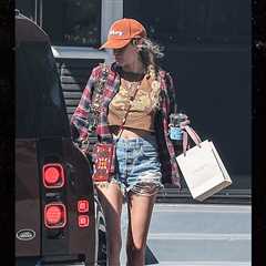 Paris Jackson Goes to Salon Amid Legal Drama With Michael's Estate