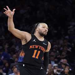 Knicks cruise past possible first-round foe Raptors to lock in No. 3 seed