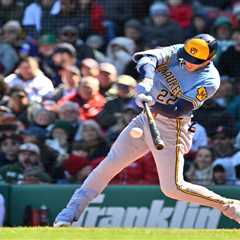 Christian Yelich out for month in Brewers injury crusher