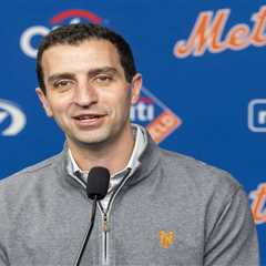 David Stearns has Carlos Mendoza’s back with Mets floundering hard
