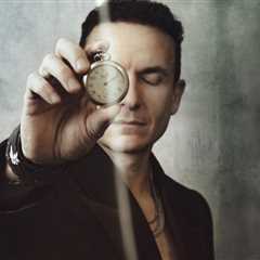 Fonseca Breaks Down 5 Essential Tracks From His New Album ‘Antes Que El Tiempo Se Vaya’