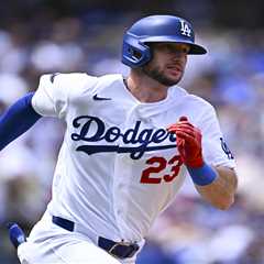 Shohei Ohtani snaps slump as Dodgers take heavyweight series from Cubs