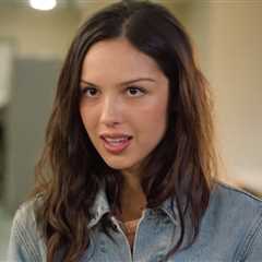 Olivia Rodrigo Becomes ‘Glorified Assistant’ to 30 Rock’s Own Miranda Priestly Ahead of Hosting..