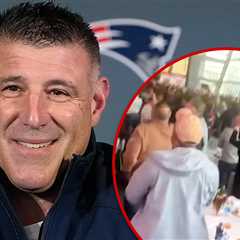 Mike Vrabel Gets Standing Ovation From Patriots Fans