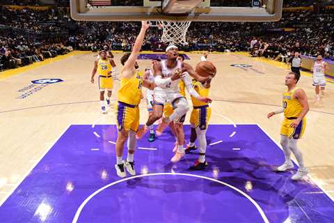 Depleted Lakers fall to league-best Thunder for third straight loss