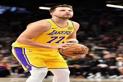 Short-handed Lakers searching for new 9-man postseason rotation