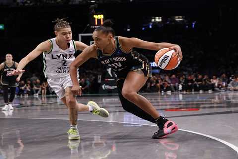 Liberty re-sign Betnijah Laney-Hamilton after lost injury season