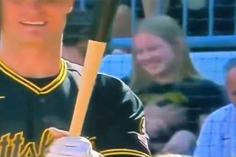 Pirates fans caught in awkward moment on broadcast