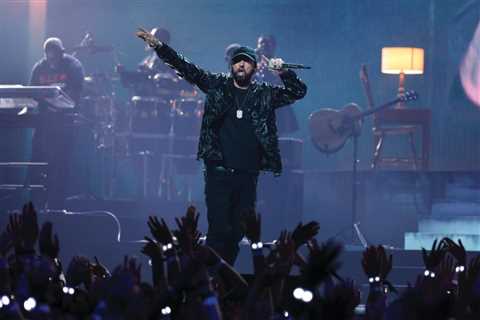 Eminem Celebrates 18 Years of Sobriety With Pic of Sobriety Coin