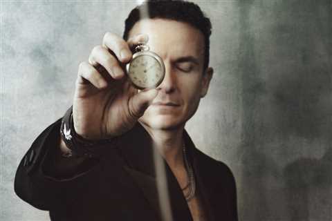 Fonseca Breaks Down 5 Essential Tracks From His New Album ‘Antes Que El Tiempo Se Vaya’
