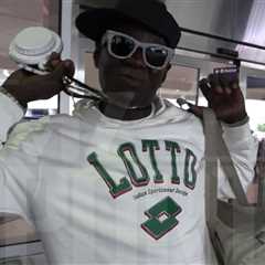 Flavor Flav Says U.S. Women's Hockey Getting Key to Las Vegas During She Got Game Weekend