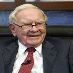 Warren Buffett, Stephen Curry charity lunch auction fetches $9M from mystery bidder