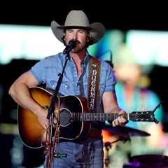 Riley Green Leads a Night Honoring the ACM’s Lifting Lives With Lauren Alaina, Randy Houser & More: ..