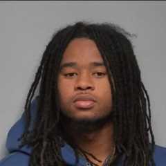Suspect arrested in shooting of Missouri running back Ahmad Hardy