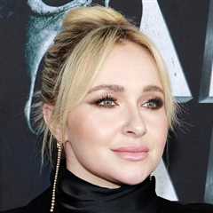 Hayden Panettiere Says Oscar Winner Showed Her His Testicles at a Party