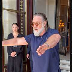Russell Crowe Warns Autograph Seekers To Behave Outside Paris Hotel