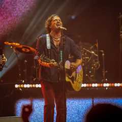 ‘Te Dedico’ Puts Carlos Vives Back at No. 1 on Latin Airplay: ‘It Still Amazes Me’