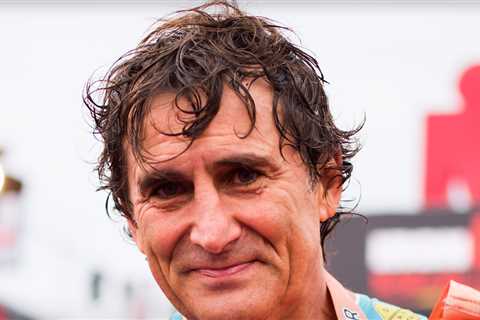 Paralympian Star Alex Zanardi Dead at 59