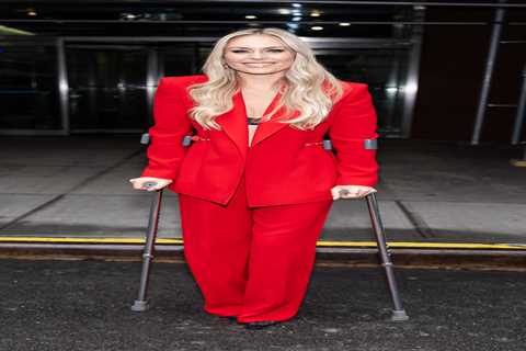 Lindsey Vonn plans to take first steps without crutches at Met Gala