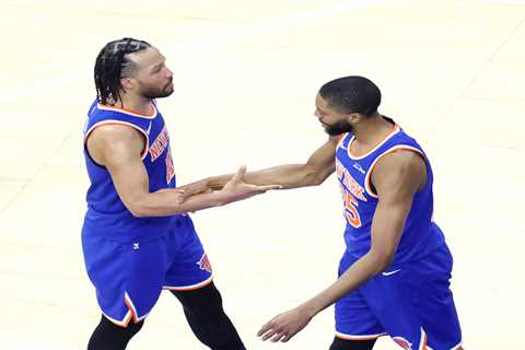 Knicks pull away with dominant second half to take commanding 3-0 series lead over 76ers