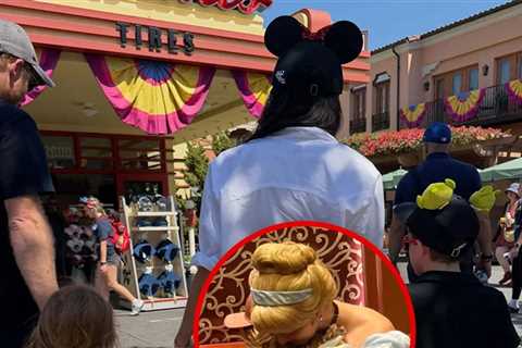 Meghan Markle, Prince Harry Take Kids to Disneyland With Grandma Doria
