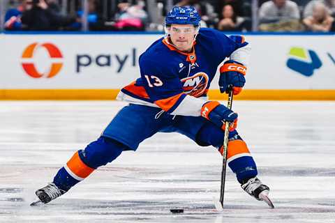 Islanders’ Mathew Barzal to miss World Championships due to ‘minor preexisting injury’
