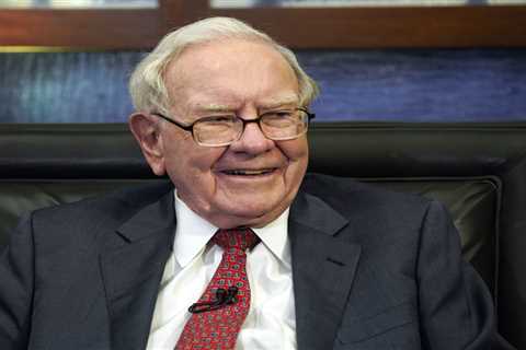 Warren Buffett, Stephen Curry charity lunch auction fetches $9M from mystery bidder