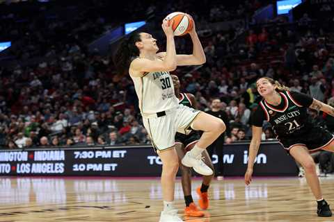 Breanna Stewart delivers on her Liberty promise as they bounce back to beat Fire