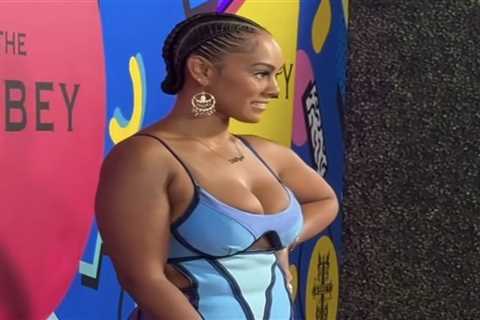 Dr. Cheyenne Bryant Wore a Blue Fashion Nova Bandage Midi Dress at The Abbey’s 35th Anniversary in..