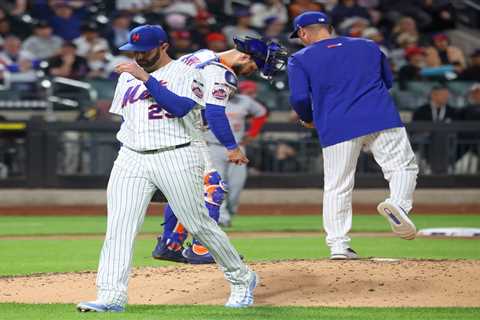 Mets flop in just about every way against Reds as losing skid hits five